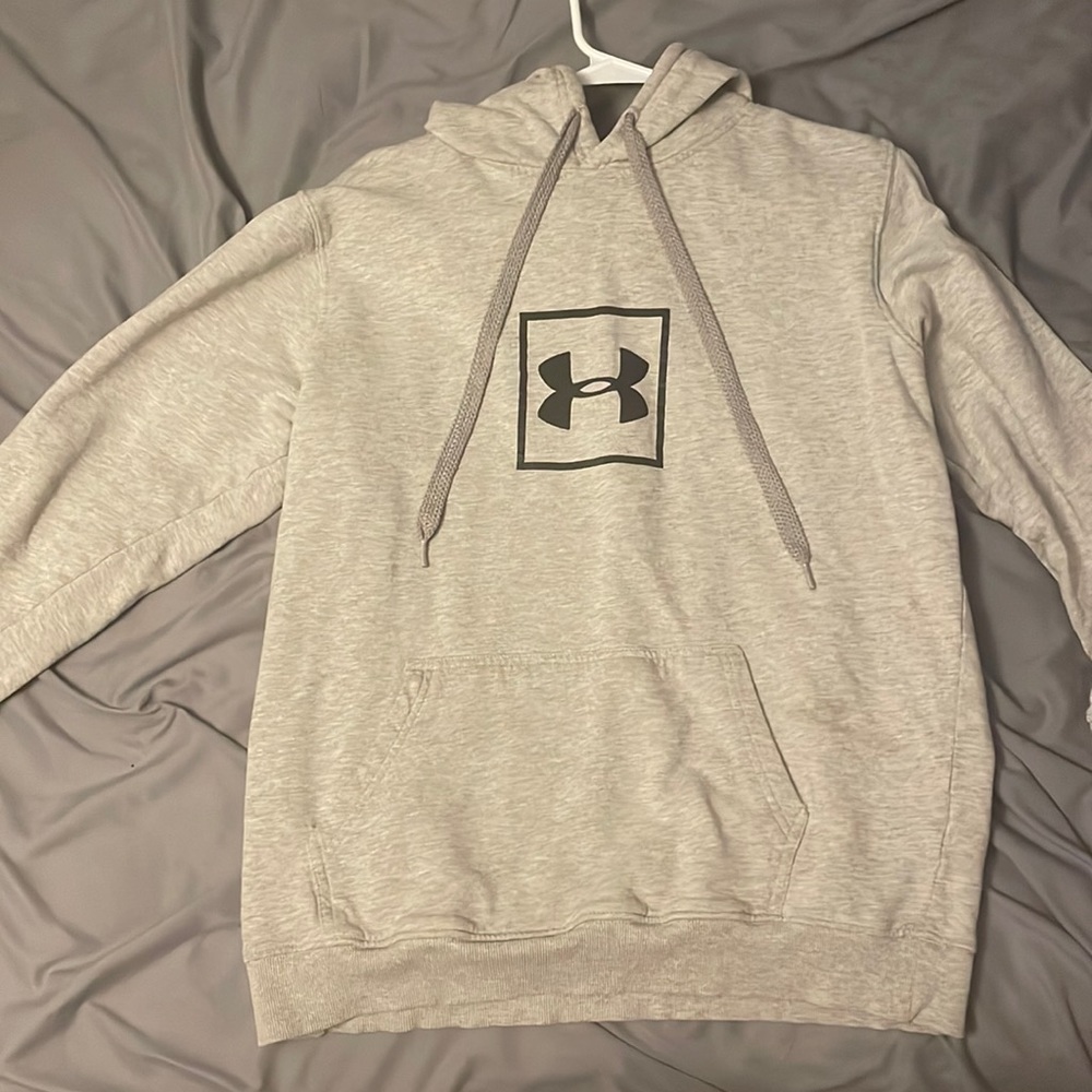 Grey under Armour hoodie